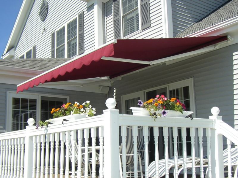 home's retractable awning